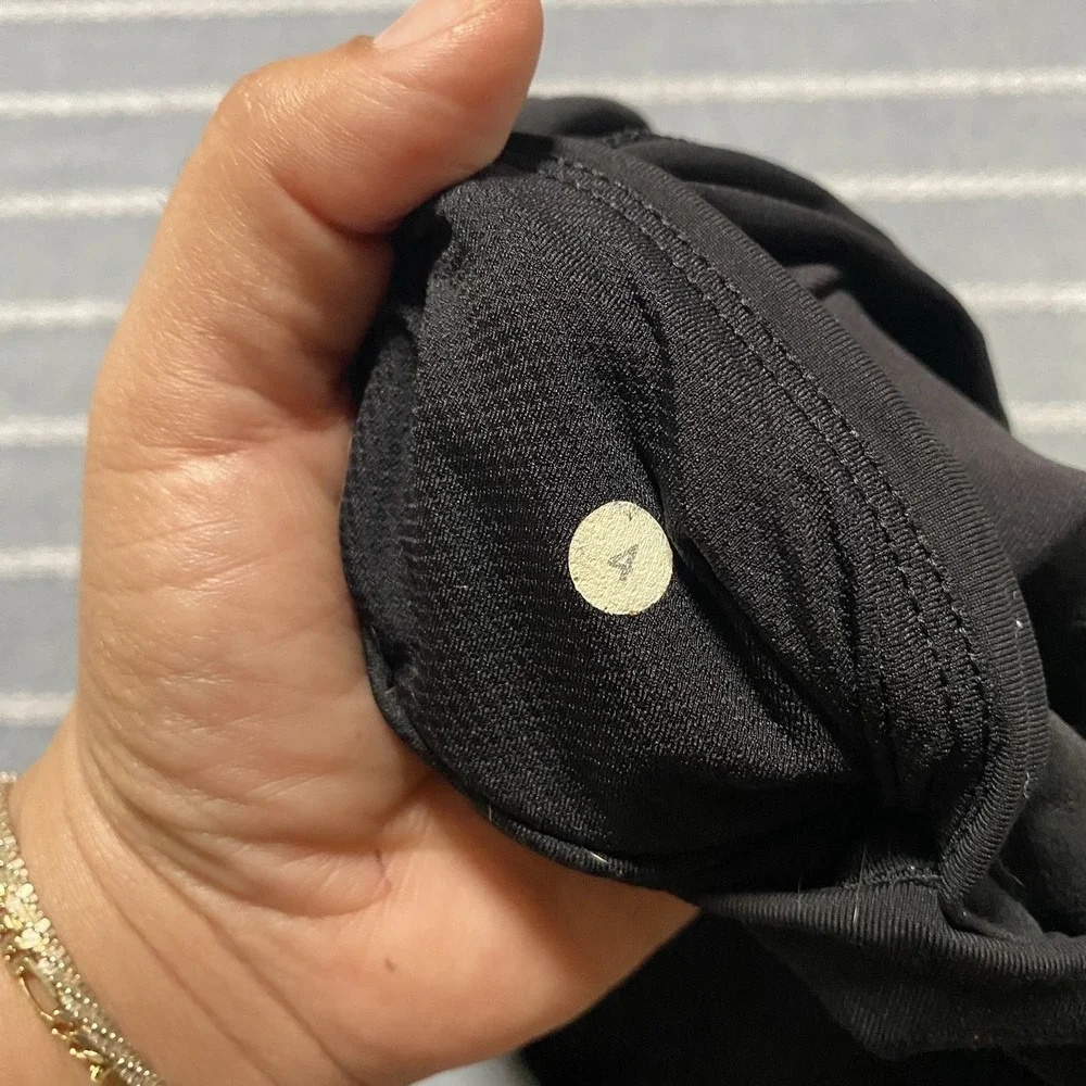 Lululemon Black Cropped Side Ruched Size 4 Women's Athletic